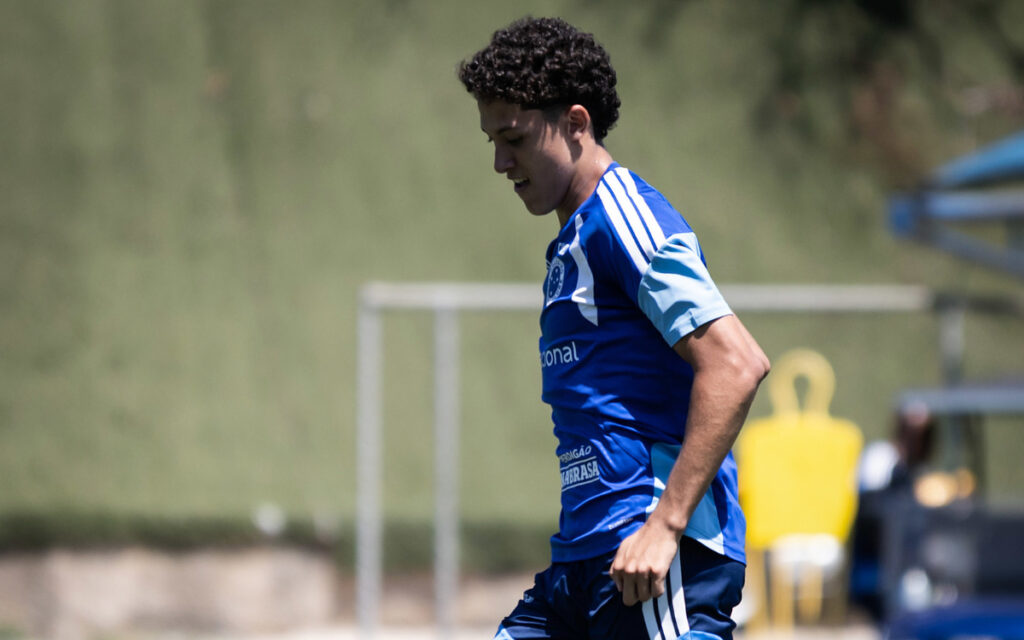 Felipe Morais em treino na Toca II