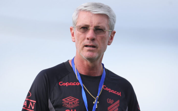 Odair Hellmann, técnico do Athletico-PR (Foto: Divulgação/Athletico)
