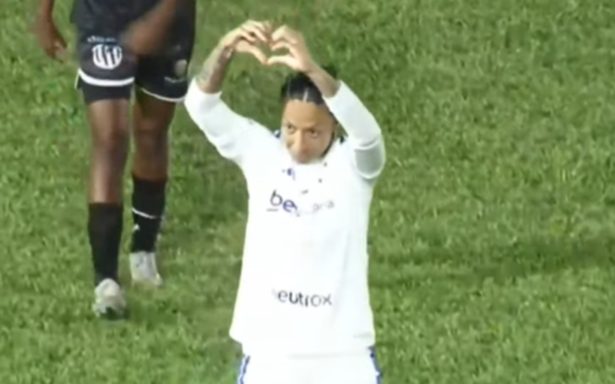Cruzeiro goleia Democrata-GV e assume a liderança isolada no Mineiro Feminino