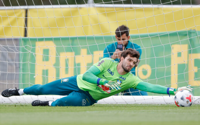 Otávio em treino da Seleção Brasileira (Foto: Rafael Ribeiro/CBF)
