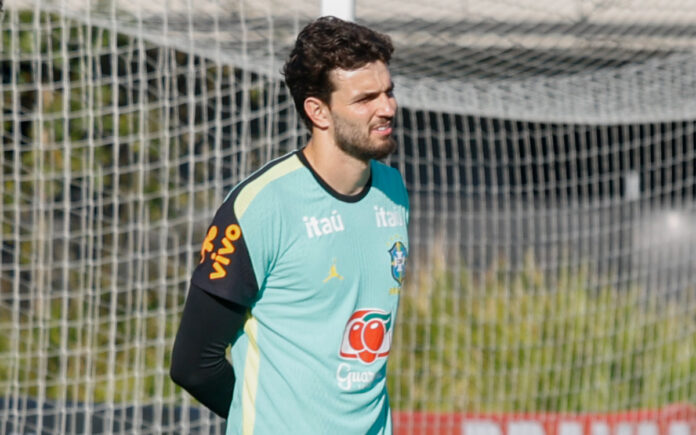 Otávio, goleiro do Cruzeiro, em treino da Seleção (Foto: Rafael Ribeiro/CBF)