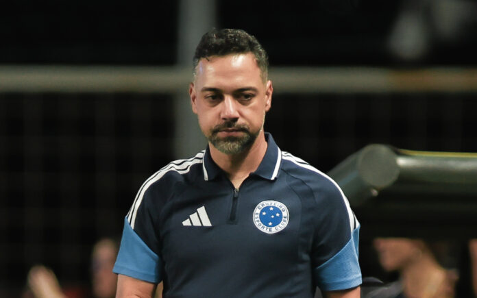 Jonas Urias, técnico do Cruzeiro Feminino (Foto: Gustavo Martins/Cruzeiro)