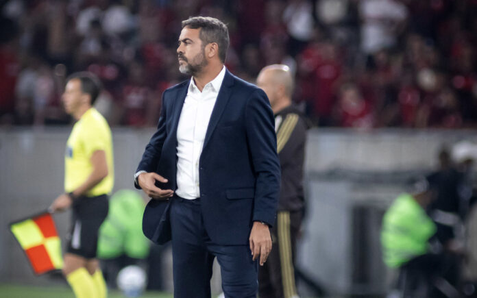 Artur Jorge na eliminação do Cruzeiro na Copa Libertadores