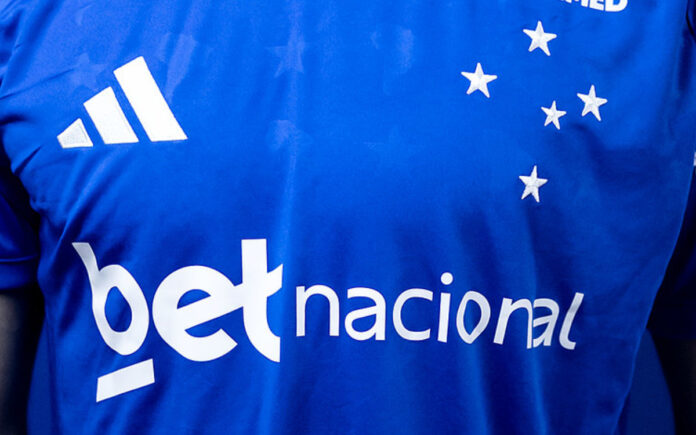 Uniforme principal do Cruzeiro em 2026
