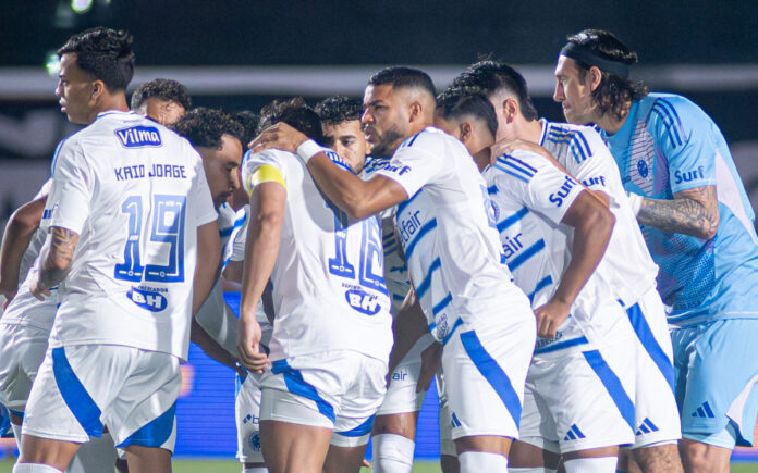 Cruzeiro no empate contra o Vitória, em 2025, em Salvador