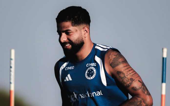 João Marcelo em treino na Toca II, em BH