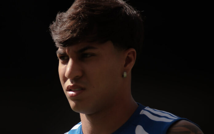 Kaio Jorge antes de jogo do Cruzeiro no Mineirão, em BH