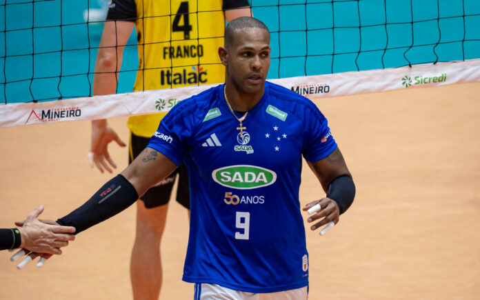 Leal brilhou na vitória sobre o Praia