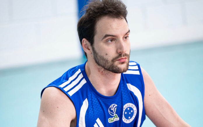 Oppenkoski durante treino do Sada Cruzeiro
