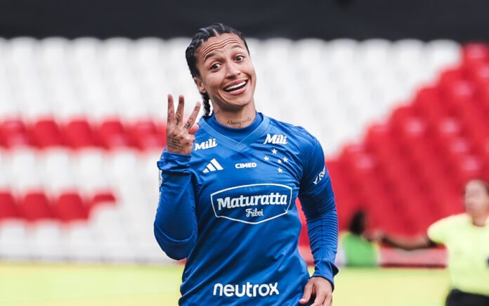 Byanca Brasil comemora gol pelo Cruzeiro (Foto: Gustavo Martins/Cruzeiro)
