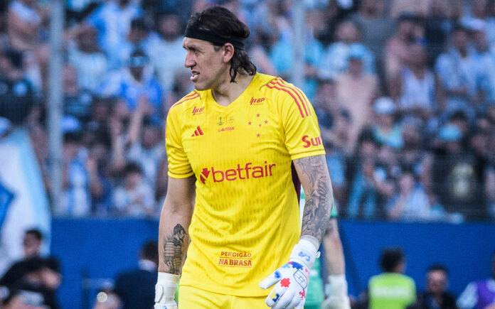 Cássio, no duelo diante do Racing, pela final da Sul-Americana de 2024 (Foto: Gustavo Aleixo/Cruzeiro)