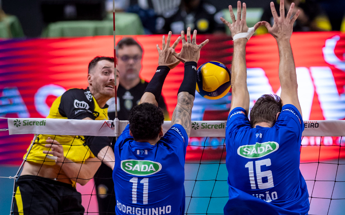 Sada Cruzeiro perde para o Praia Clube e fica fora da final do Mineiro de Vôlei após 16 anos