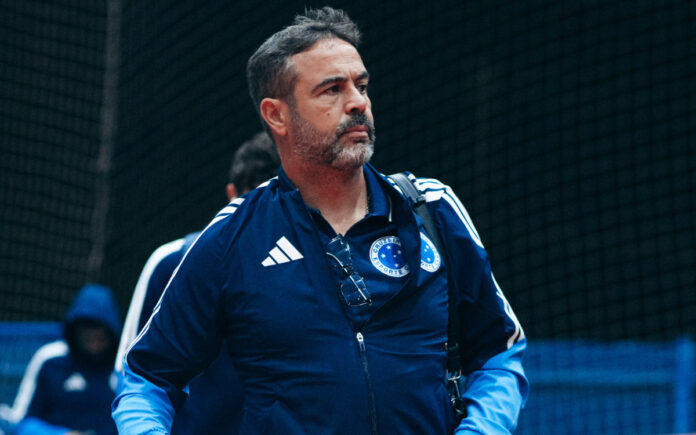Artur Jorge, técnico do Cruzeiro (Foto: Marco Galvão/Cruzeiro)