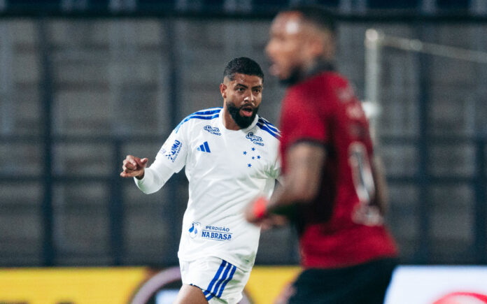João Marcelo, zagueiro do Cruzeiro, em jogo contra o Bragantino Foto: Marco Galvão/Cruzeiro (Foto: Marco Galvão/Cruzeiro)