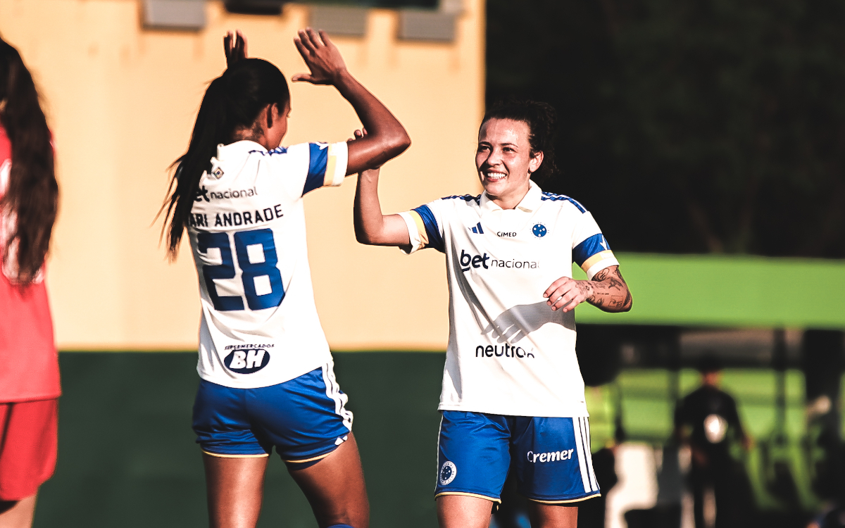 Cruzeiro fecha novo patrocínio e exibirá marca na camisa do time feminino