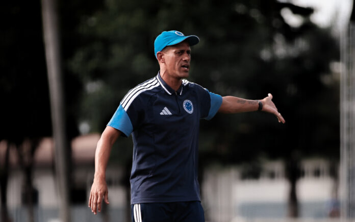 Wendel, técnico do Cruzeiro Sub-17 (Foto: Gustavo Martins/Cruzeiro)