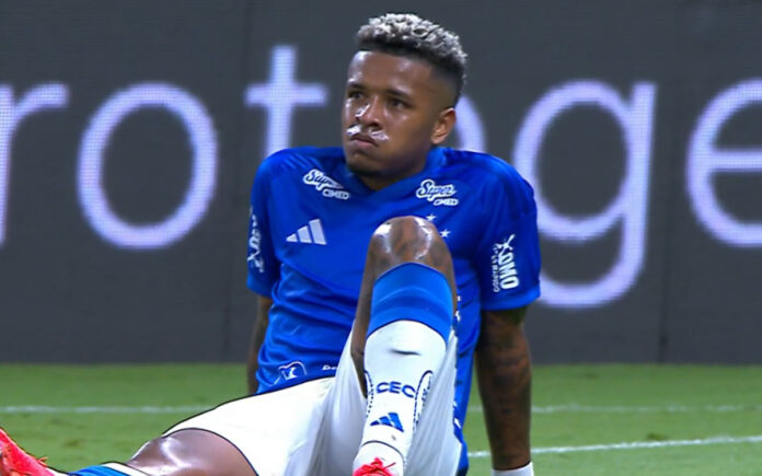 Arroyo sentiu no duelo com o Remo, no Mineirão (Foto: Reprodução/Sportv)