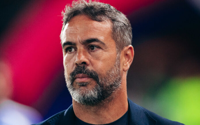 Artur Jorge no duelo fora de casa com o Bragantino