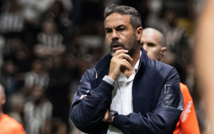 Artur Jorge na vitória do Cruzeiro sobre o Atlético-MG