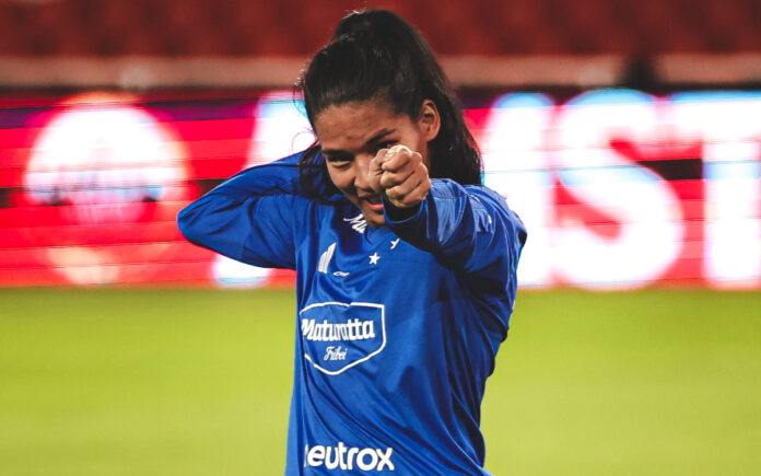 Marília, a Flecheira Azul, comemora gol do Cruzeiro (Foto: Gustavo Martins/Cruzeiro)
