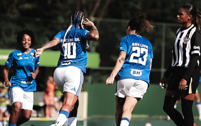 Byanca Brasil marcou gol em vitória sobre o Atlético-MG