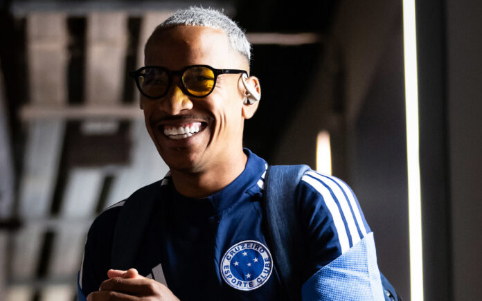 Matheus Pereira na chegada ao Mineirão