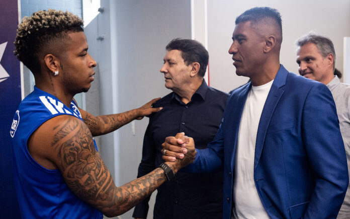 Paulinho teve primeiro encontro com jogadores do Cruzeiro na Toca II