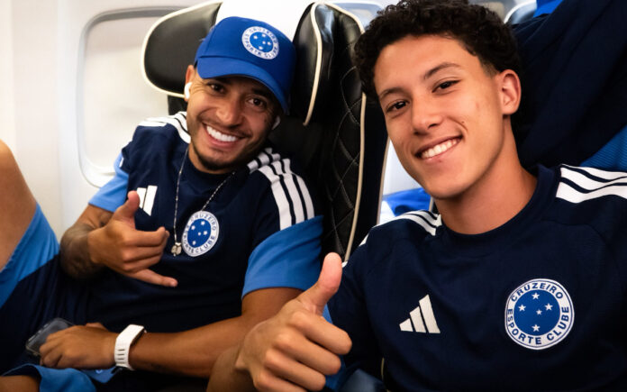 William e Felipe Morais em voo do Cruzeiro